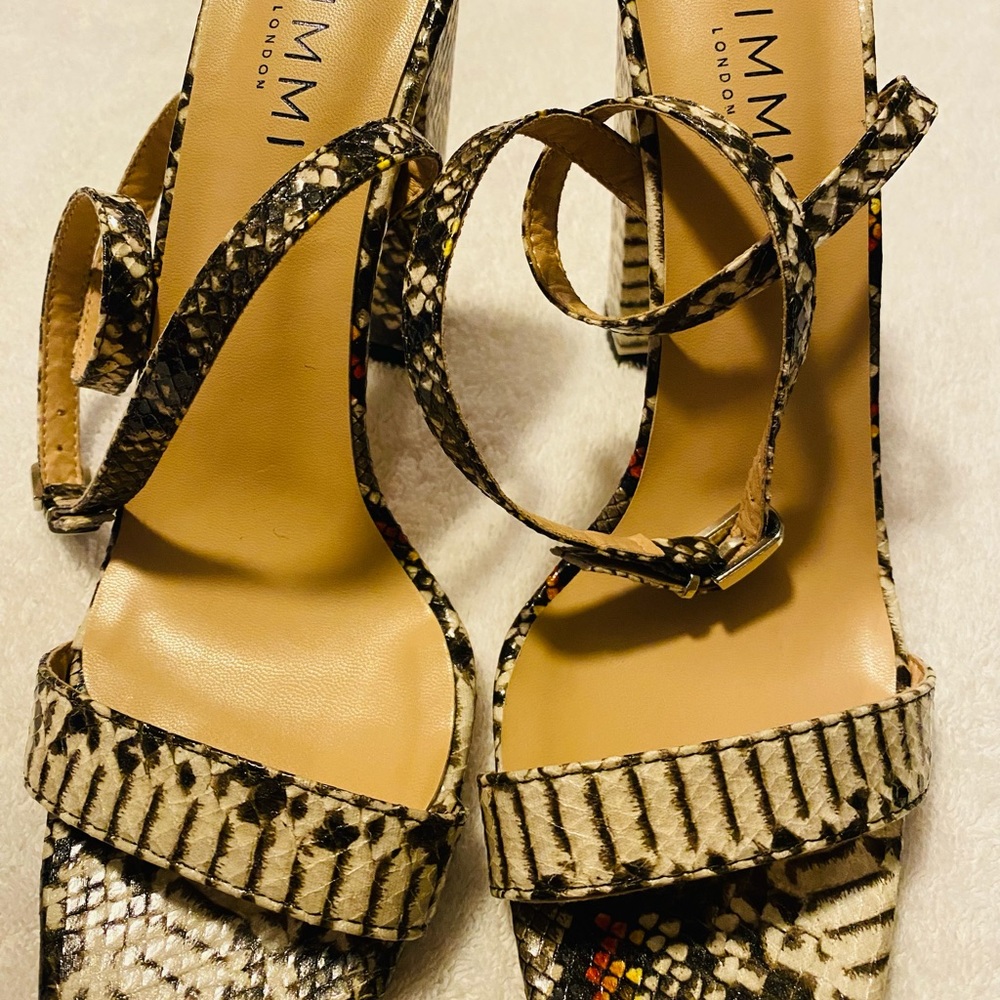 Brand New Super Sexy High Quality  Heels By SIMMI / LONDON - Size 8 - box 18